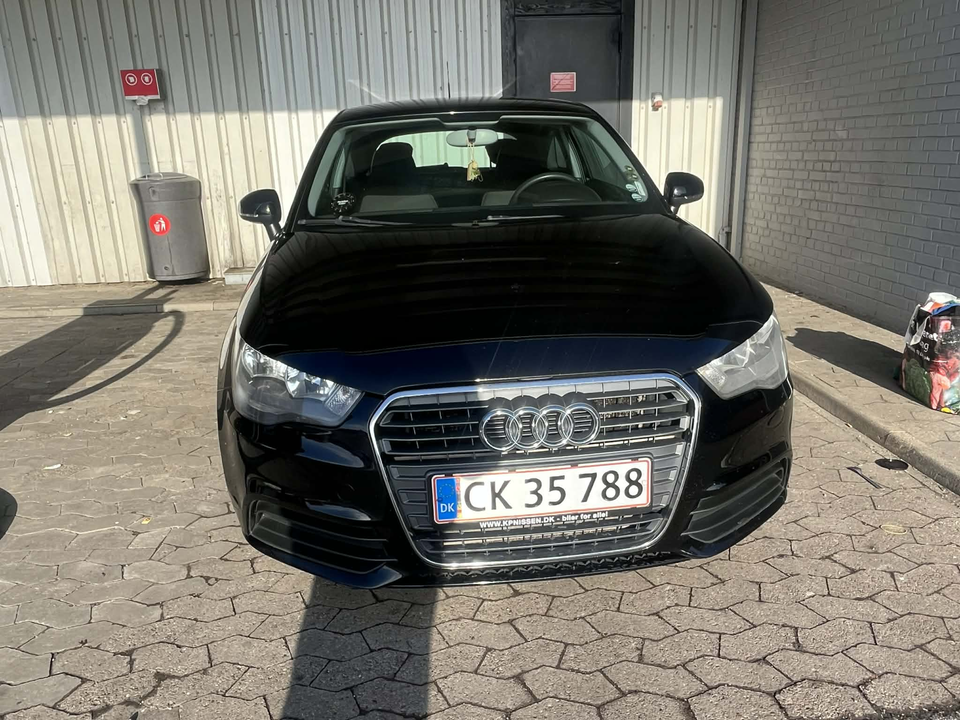 Audi A1 1,6 TDi 90 Ambition 3d