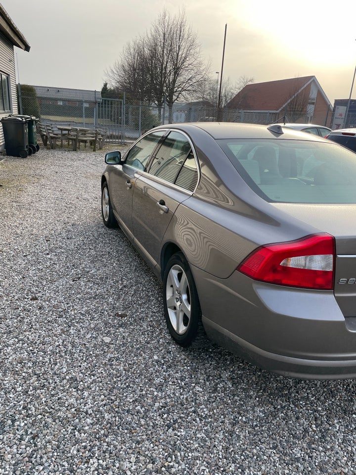 Volvo S80 2,5 T Momentum aut. 4d