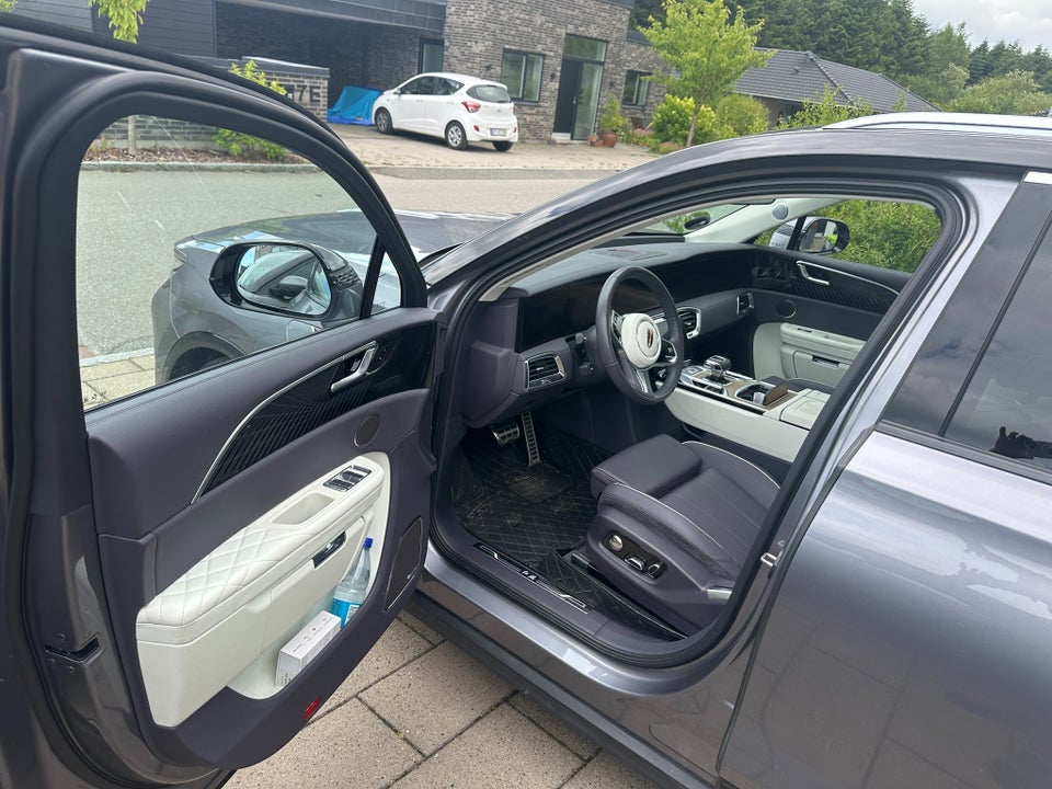 Hongqi E-HS9 99 Exclusive 5d