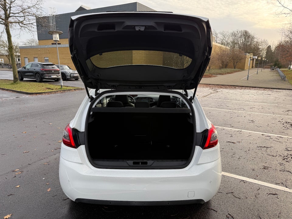 Peugeot 308 1,6 BlueHDi 120 Edition+ 5d