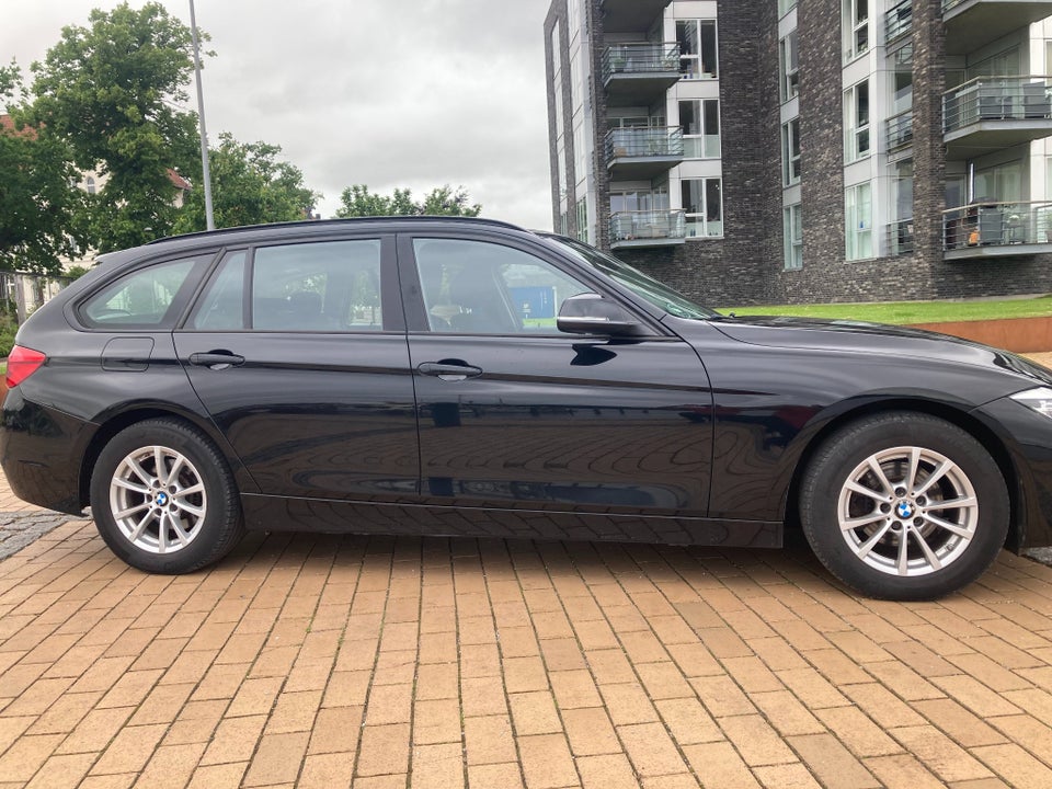 BMW 320i 2,0 Touring 5d