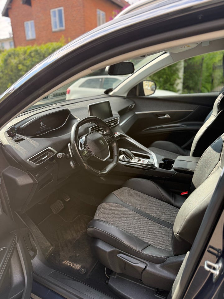 Peugeot 5008 1,5 BlueHDi 130 Allure EAT8 7prs 5d