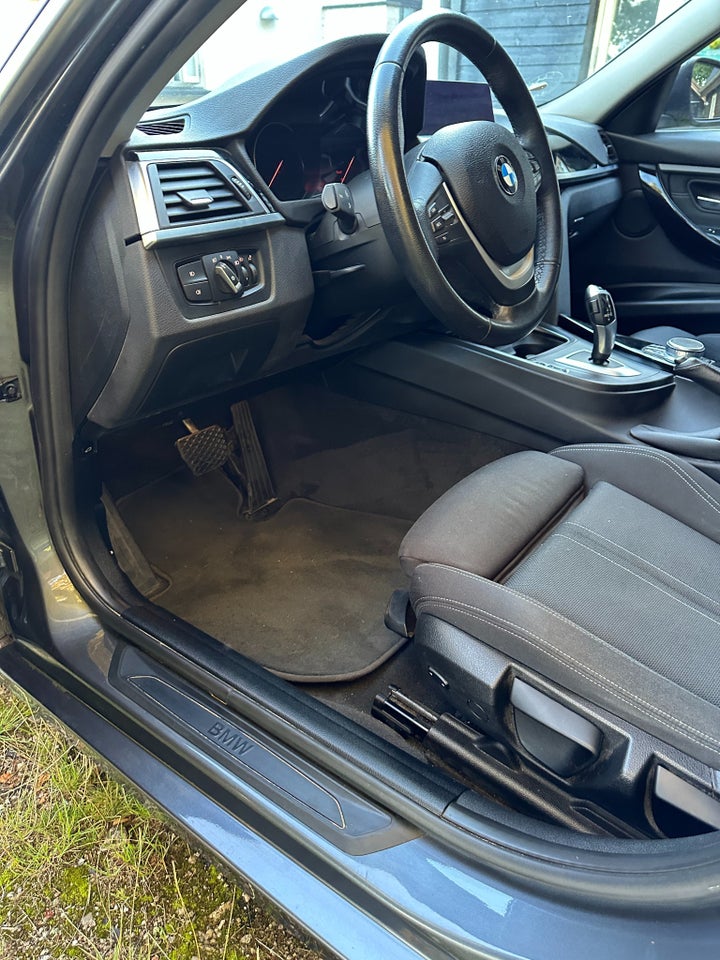 BMW 320i 2,0 Touring Executive aut. 5d