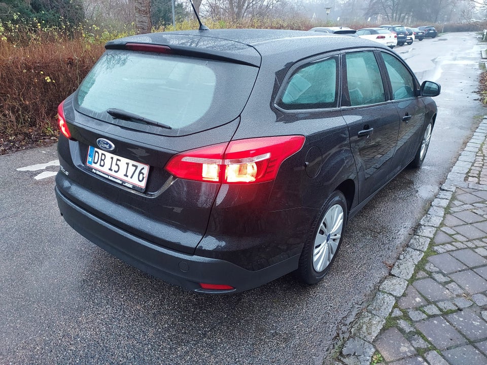 Ford Focus 1,5 TDCi 120 Business stc. 5d