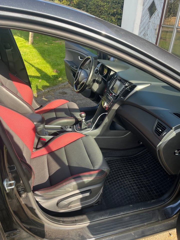 Hyundai i30 1,6 T-GDi Sport 5d