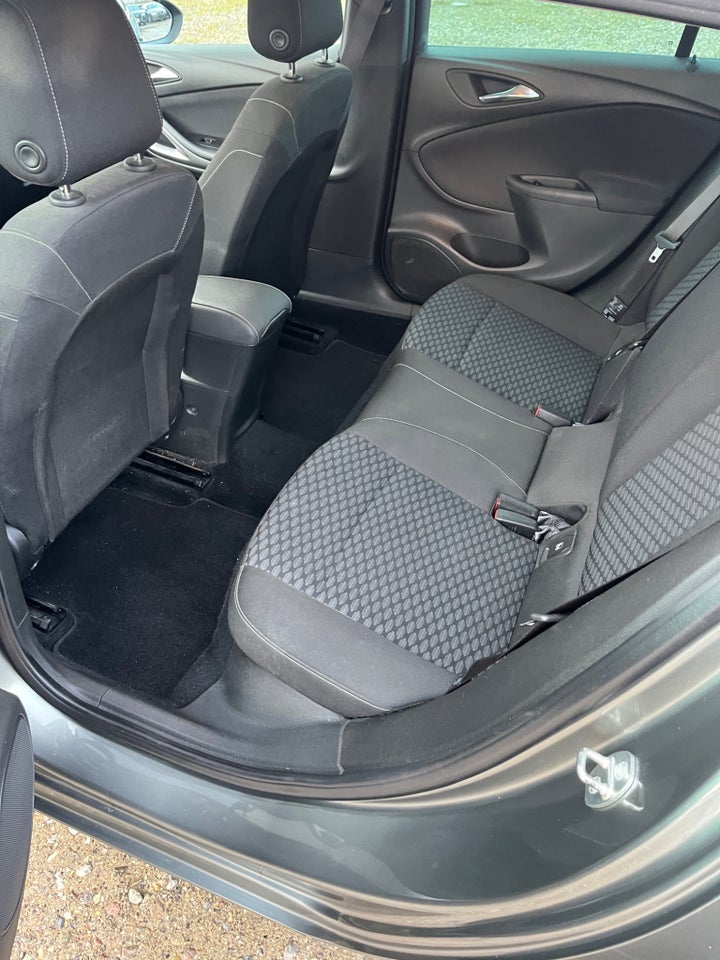 Opel Astra 1,6 CDTi 136 Innovation Sports Tourer 5d