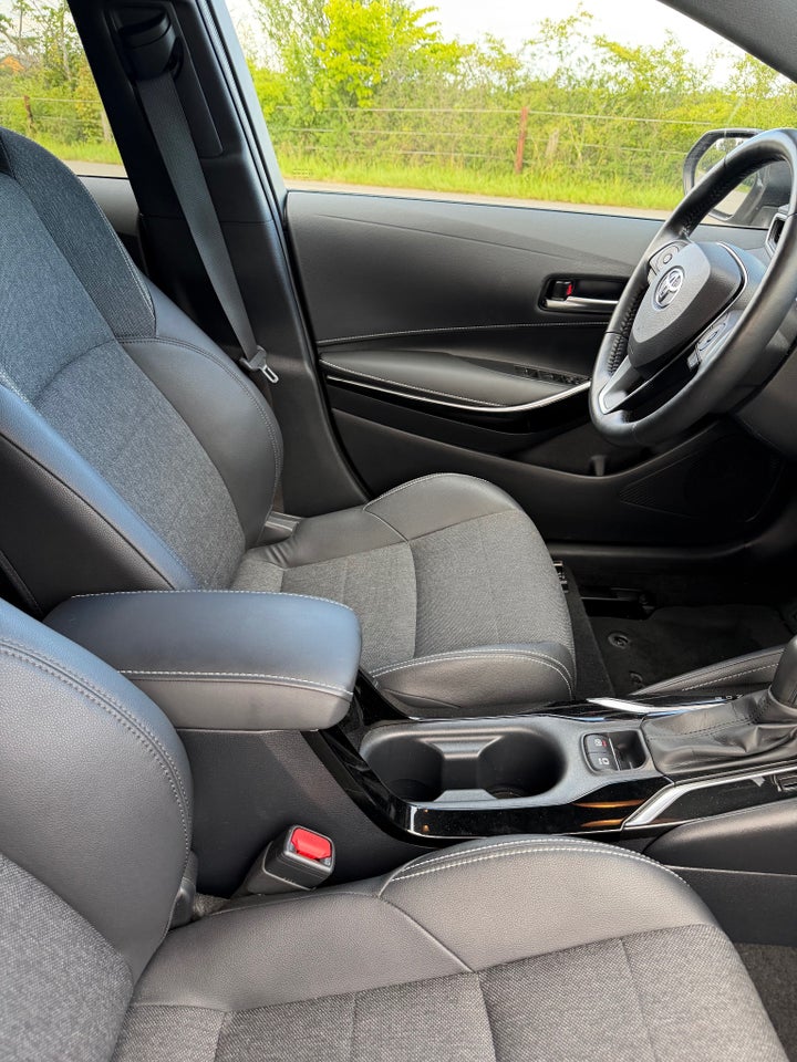 Toyota Corolla 1,8 Hybrid H3 Premium Touring Sports MDS 5d