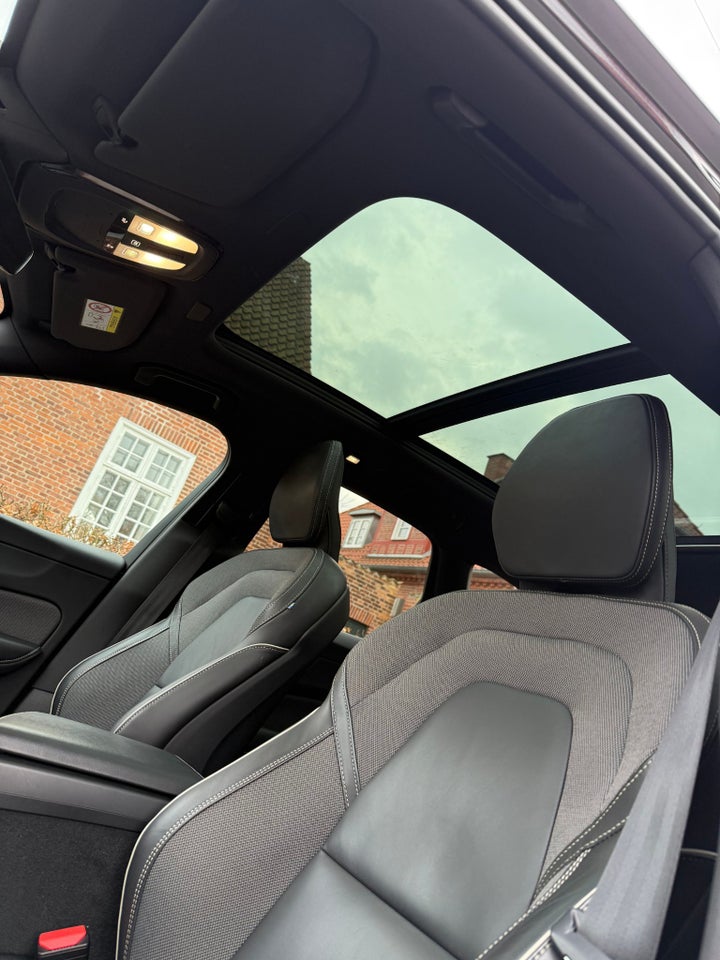 Volvo XC60 2,0 T6 ReCharge R-Design aut. AWD 5d