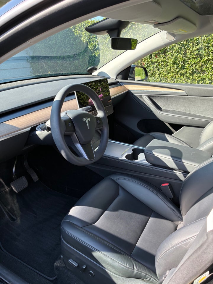 Tesla Model Y RWD 5d