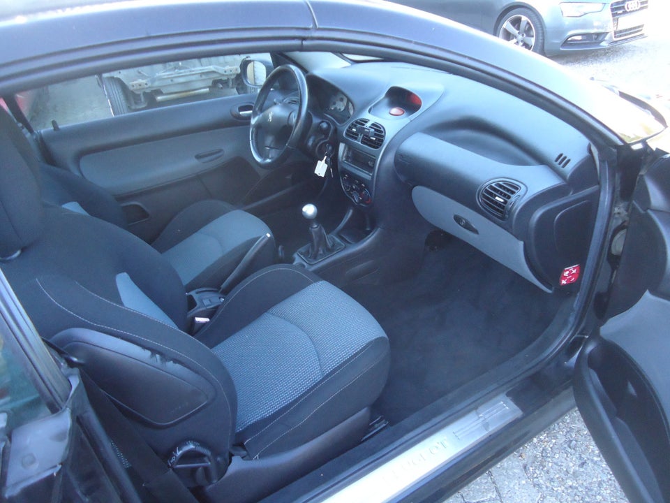 Peugeot 206 1,6 16V CC 2d