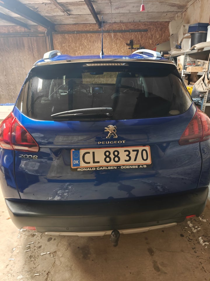 Peugeot 2008 1,2 PureTech 130 Allure Sky 5d