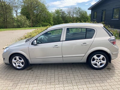 Opel Astra 1,6 16V 115 Limited 5d