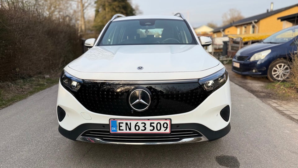 Mercedes EQB300 4Matic 5d