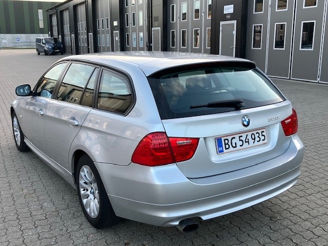 BMW 320i 2,0 Touring 5d
