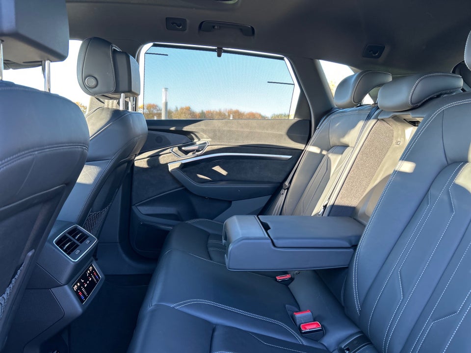 Audi e-tron S quattro 5d