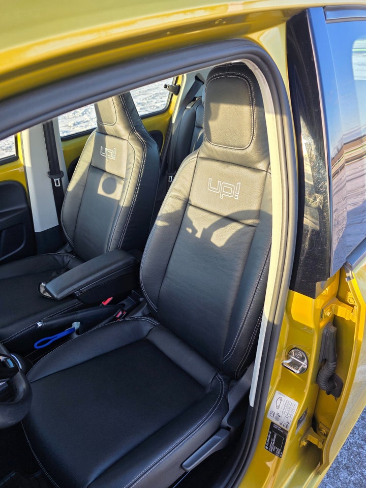 VW Up! 1,0 MPi 75 Move Up! ASG 5d