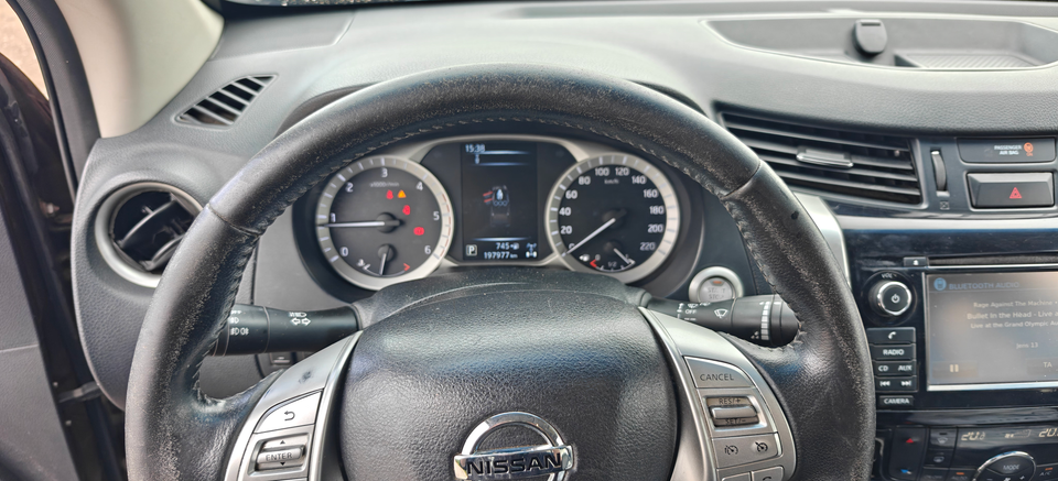 Nissan Navara 2,3 dCi 190 Db.Kab Tekna 4d