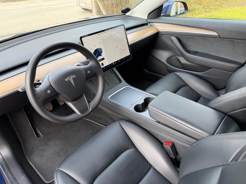 Tesla Model 3 Long Range AWD 4d