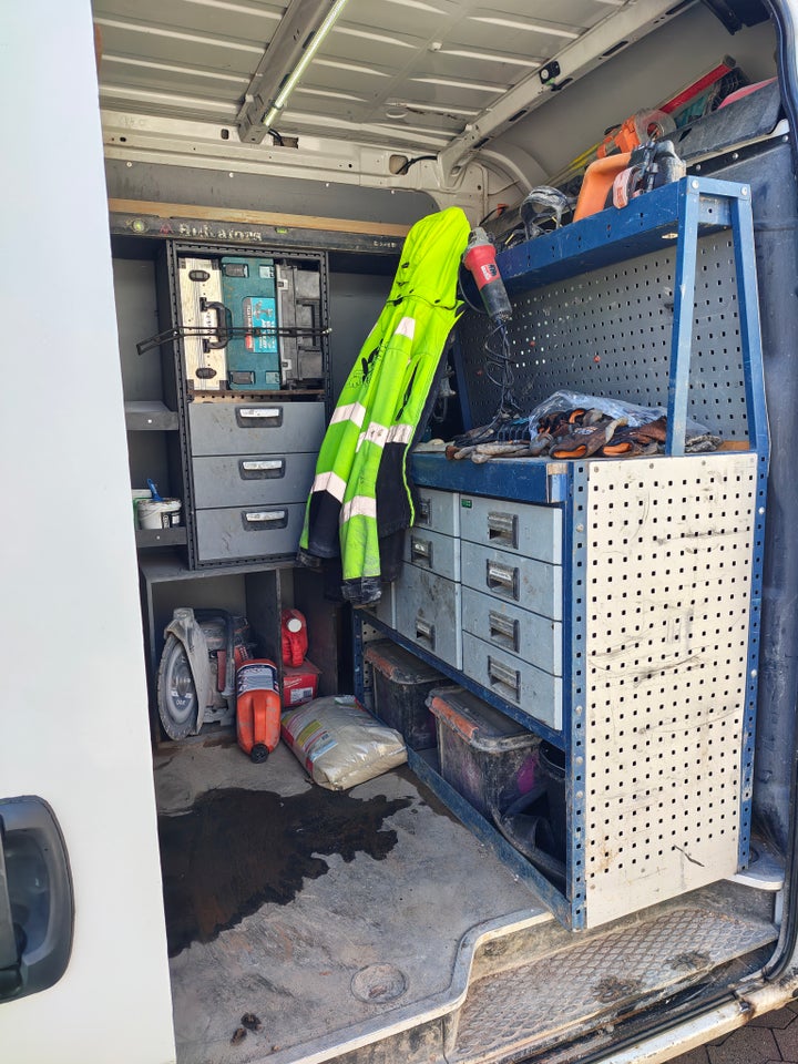 Iveco Daily 35S13 2,8 TDi Kassevogn