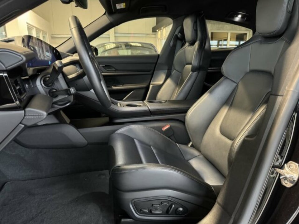 Porsche Taycan Performance+ 4d