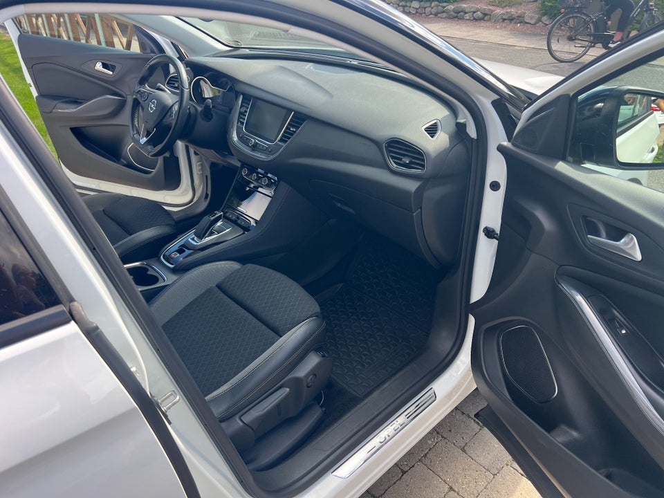 Opel Grandland X 1,6 Hybrid Ultimate aut. 5d