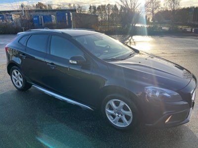 Volvo V40 CC 2,0 D3 150 Momentum 5d