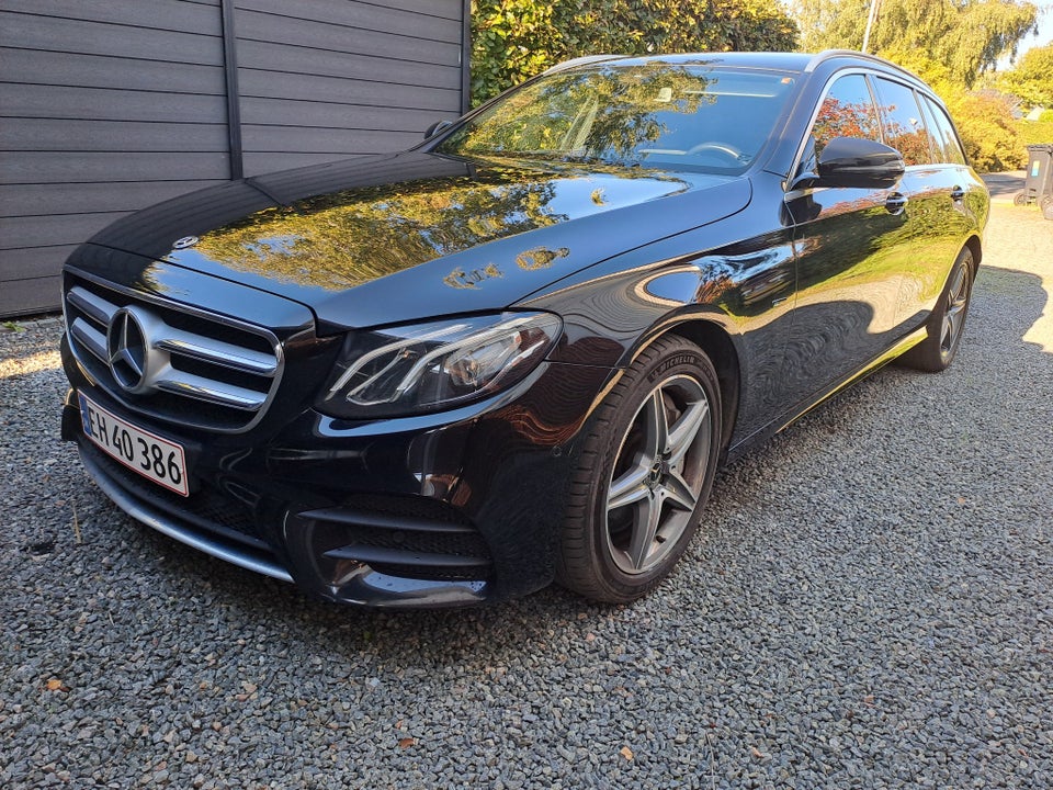 Mercedes E300 de 2,0 AMG Line stc. aut. 5d