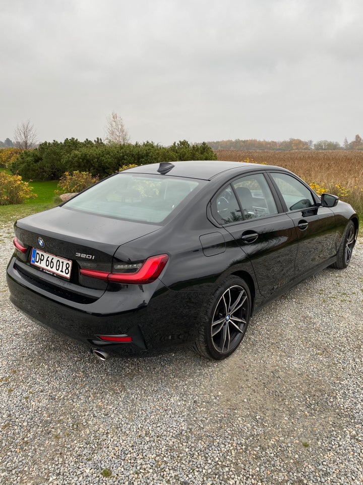 BMW 320i 2,0 Connected aut. 4d