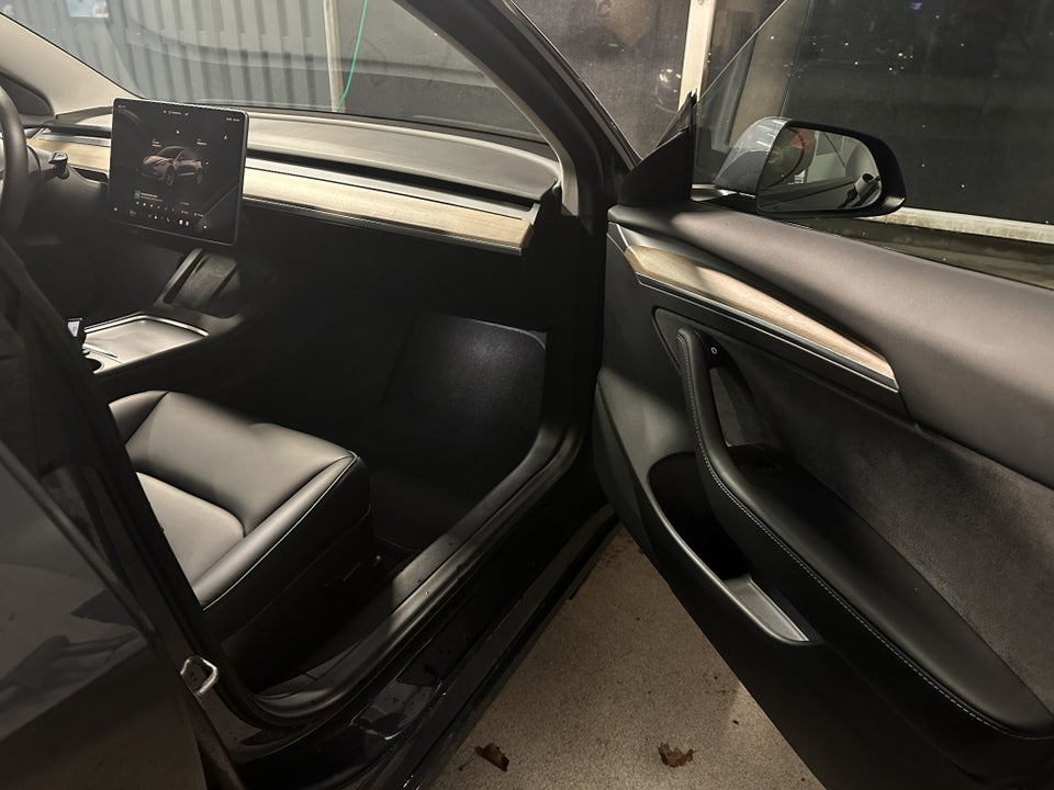 Tesla Model 3 Long Range AWD 4d