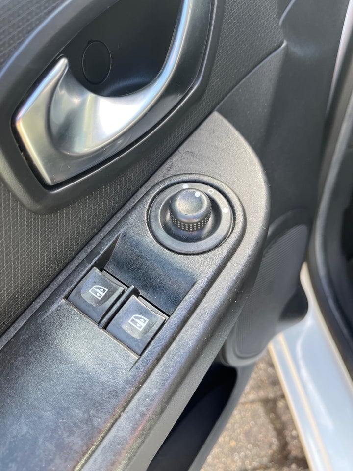 Renault Clio IV 0,9 TCe 90 Expression 5d