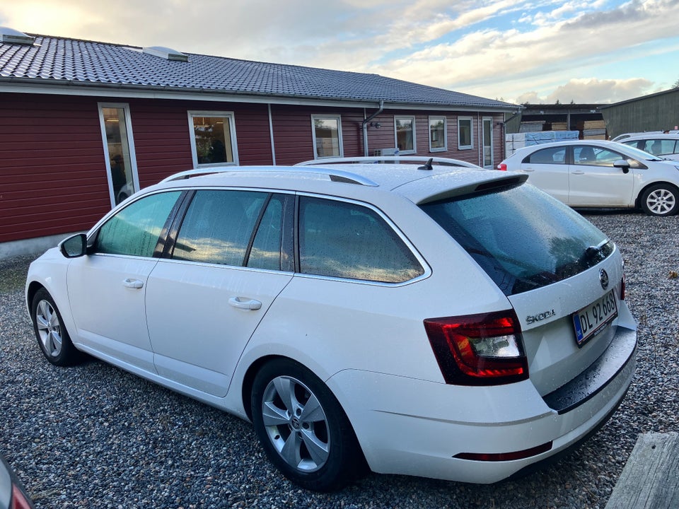 Skoda Octavia 2,0 TDi 150 Style Combi DSG 5d