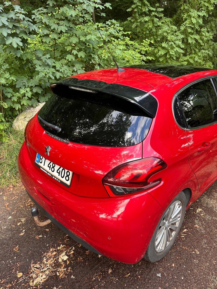 Peugeot 208 1,6 BlueHDi 100 Allure Sky 5d