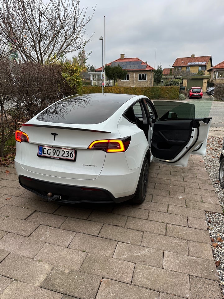Tesla Model Y Long Range AWD 5d