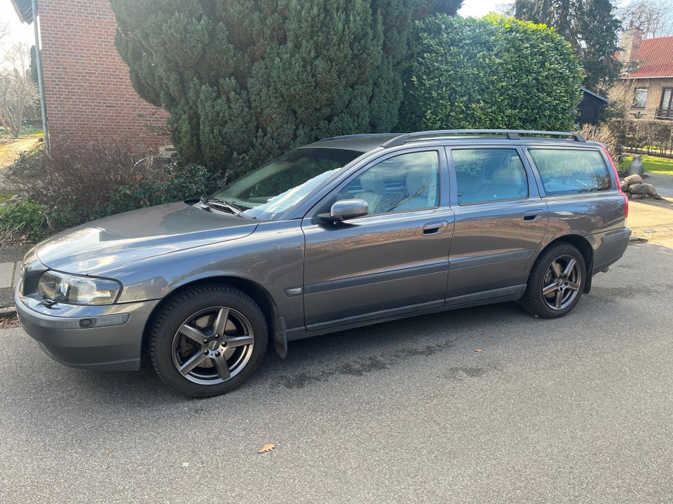 Volvo V70 2,5 T 5d