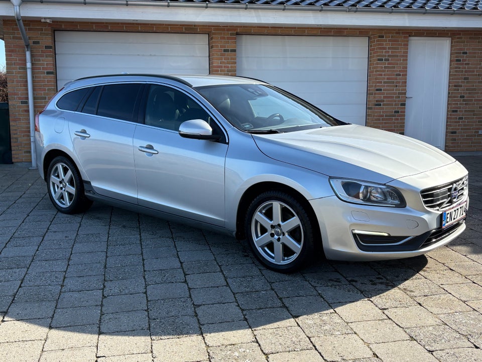 Volvo V60 2,0 D4 190 Momentum aut. 5d