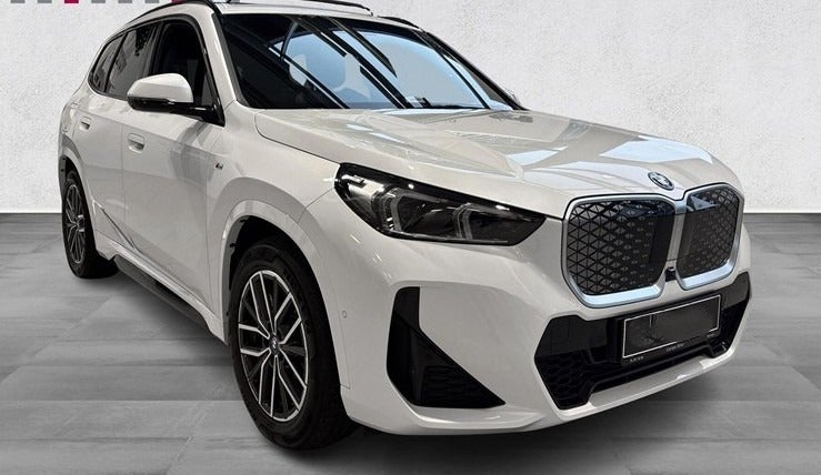 BMW iX1 xDrive30 Fully Charged M-Sport 5d