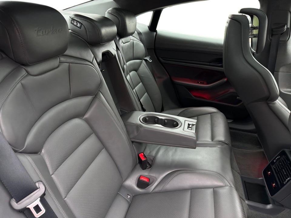 Porsche Taycan Turbo Performance+ 4d