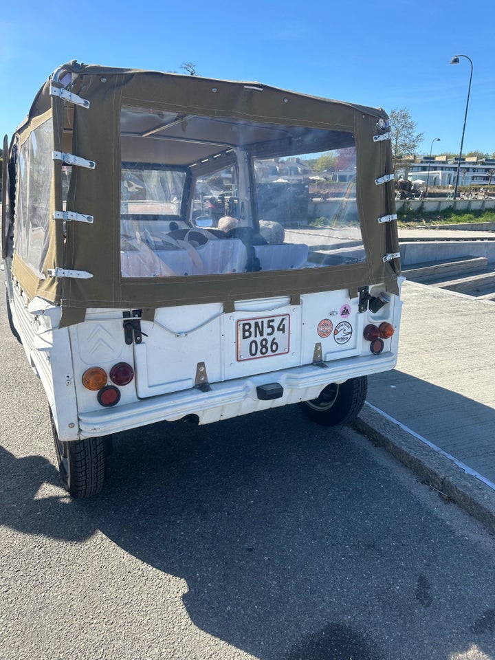 Citroën 2CV 0,6  4d