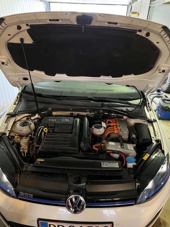 VW Golf VII 1,4 GTE DSG 5d