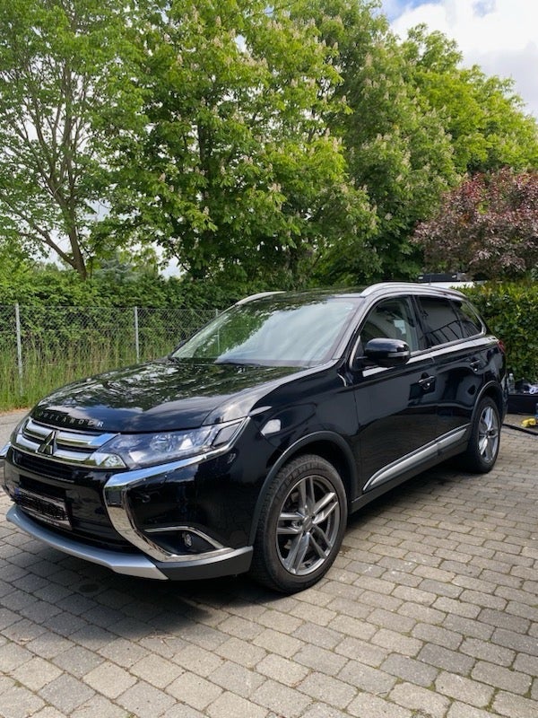 Mitsubishi Outlander 2,2 DI-D 150 Instyle aut. 4WD 7prs 5d