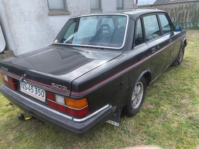 Volvo 244 2,4 aut. 4d
