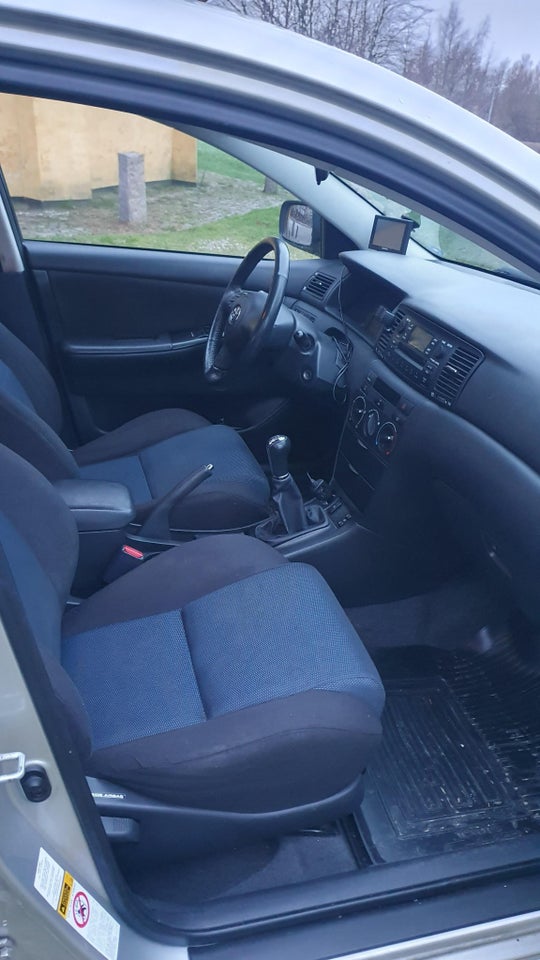 Toyota Corolla 1,6 Terra Jubi 5d