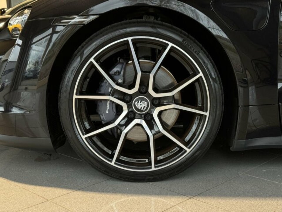 Porsche Taycan Performance+ 4d