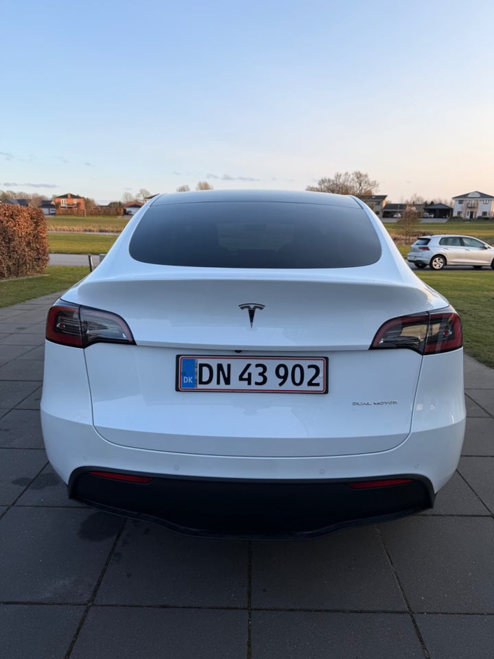Tesla Model Y Long Range AWD 5d