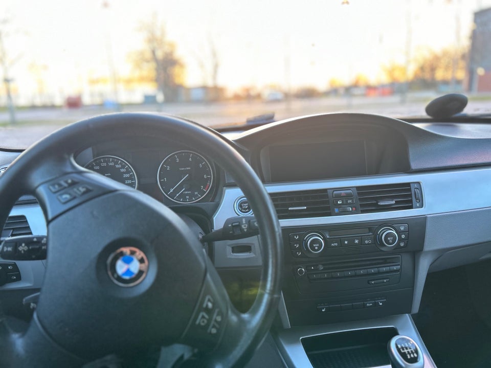 BMW 318i 2,0  4d