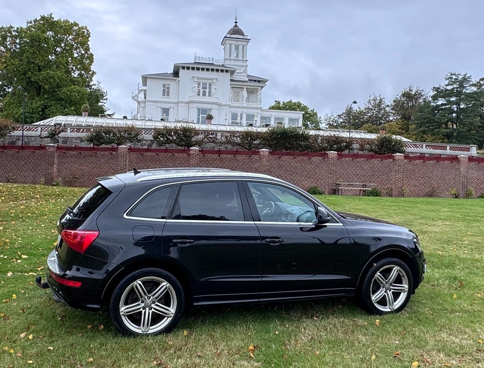 Audi Q5 2,0 TFSi 211 S-line quattro S-tr. 5d