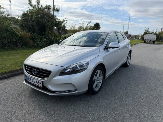 Volvo V40 1,6 T4 180 Momentum aut. 5d