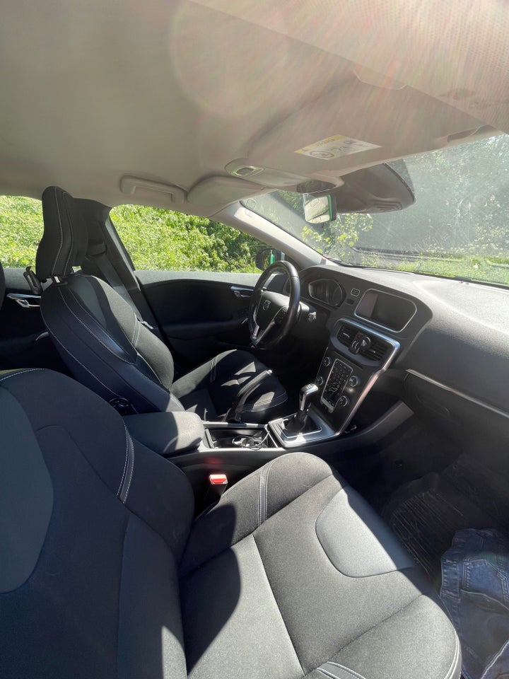 Volvo V40 1,6 D2 115 Momentum 5d