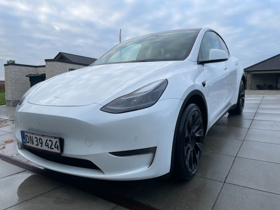 Tesla Model Y Long Range AWD 5d