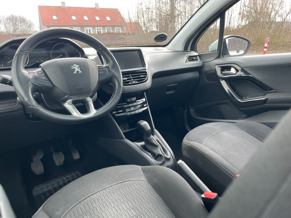 Peugeot 208 1,6 BlueHDi 100 Allure Sky 5d